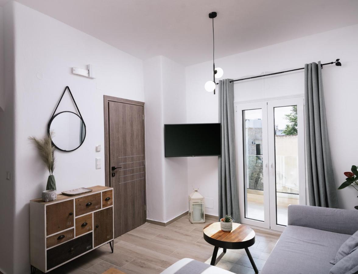 Central Apartments “Evanthia” ピツイディア エクステリア 写真