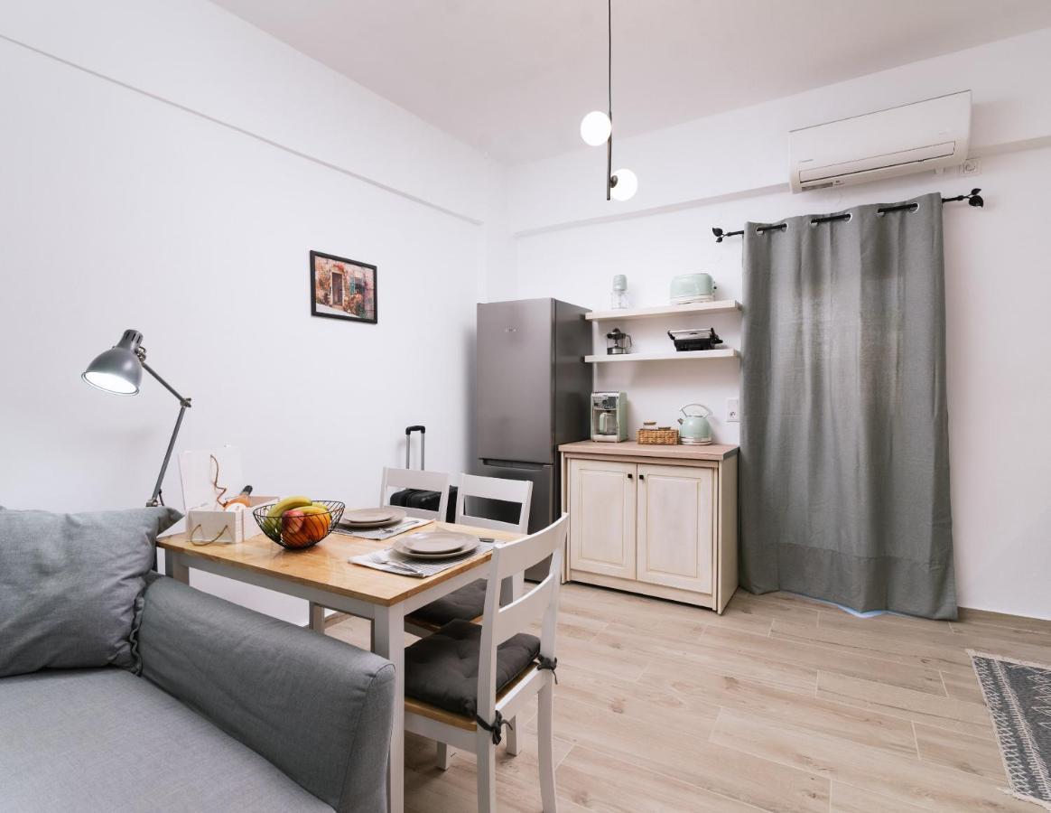 Central Apartments “Evanthia” ピツイディア エクステリア 写真