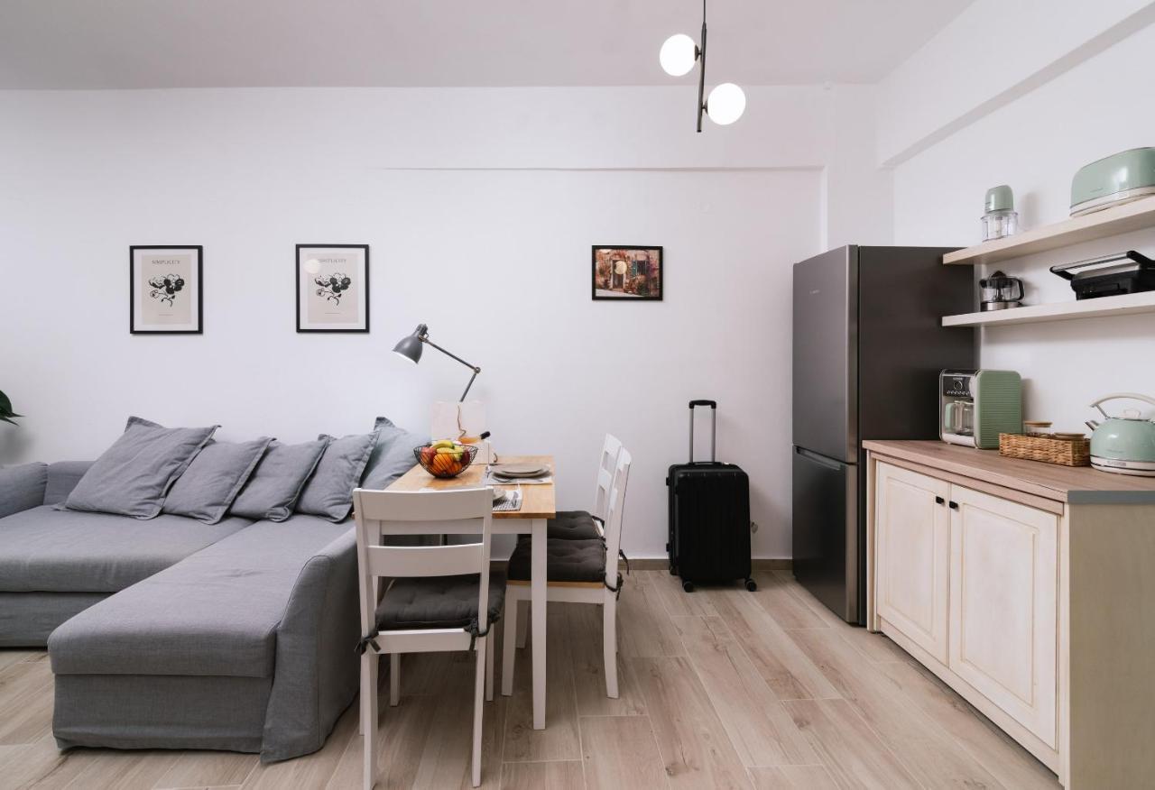Central Apartments “Evanthia” ピツイディア エクステリア 写真